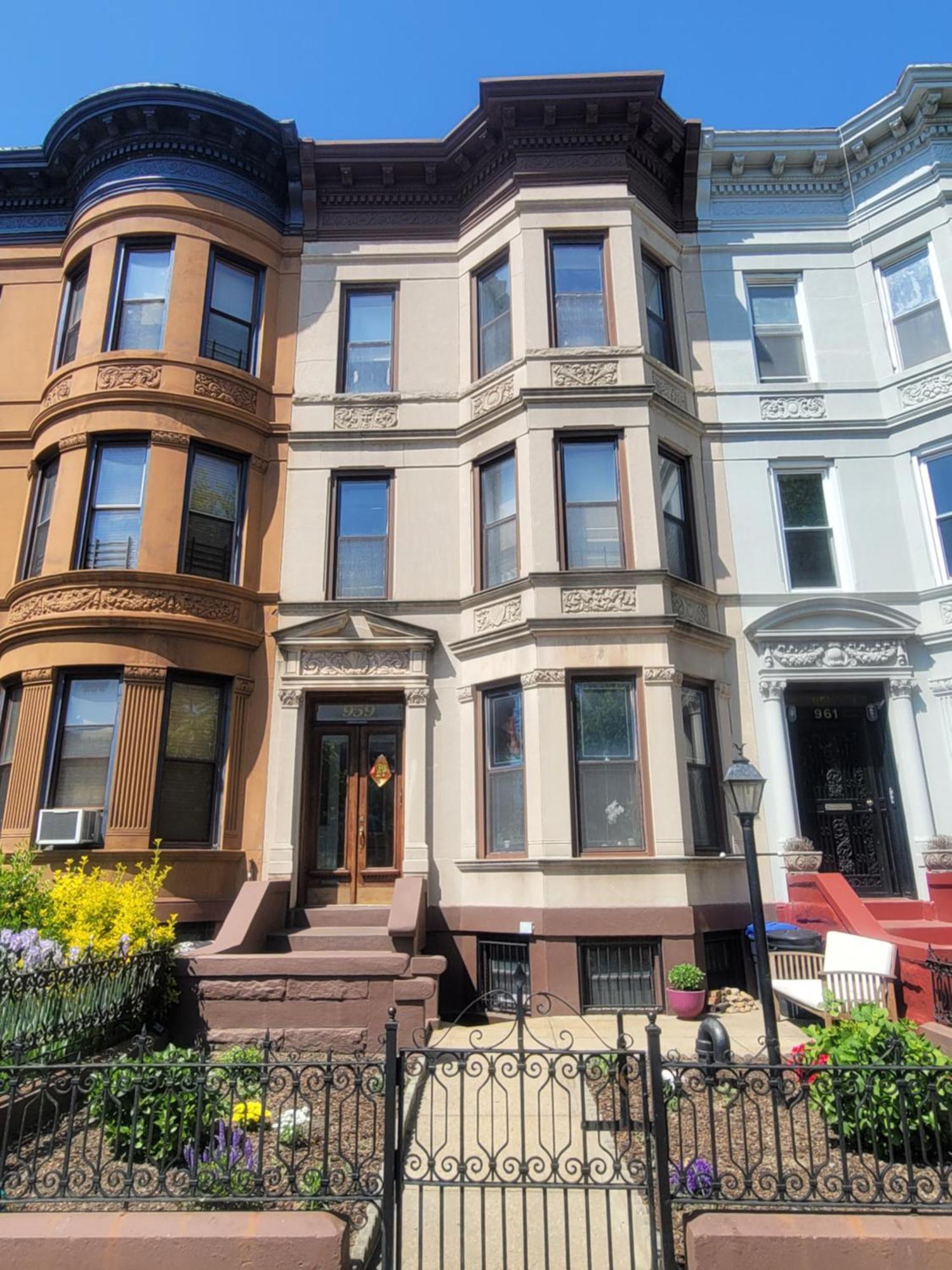 Stay In Historic Brooklyn Townhouse New York City Exterior photo