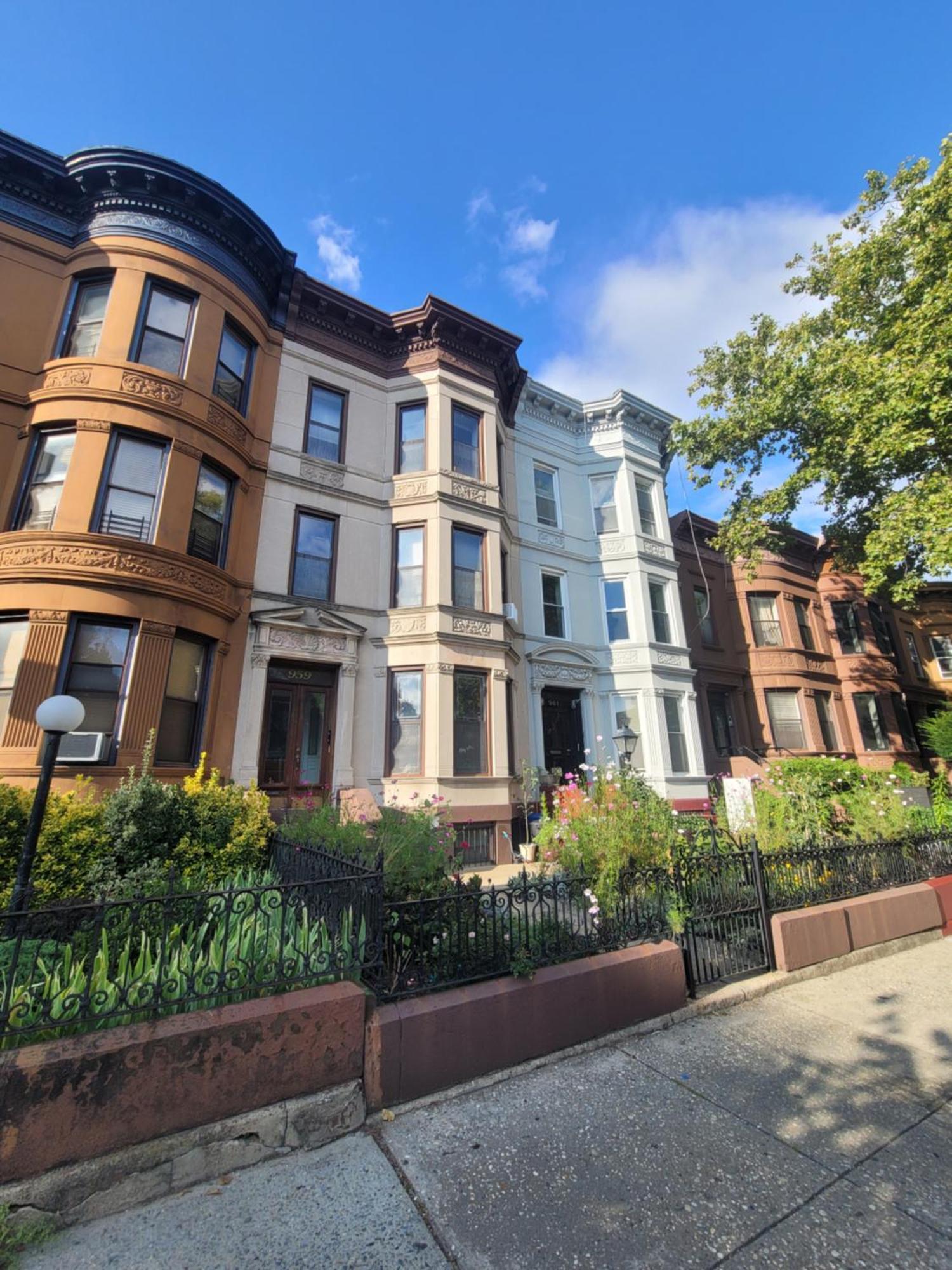 Stay In Historic Brooklyn Townhouse New York City Exterior photo